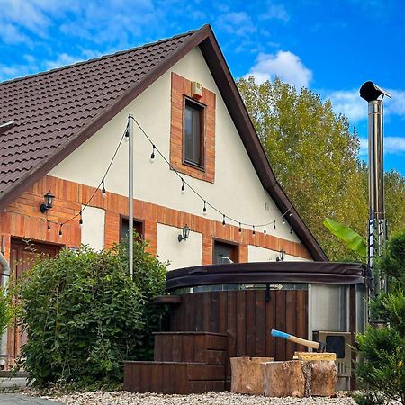 Posteleki Vendeghaz-Nyugalom Szigetei Villa ยูลา ภายนอก รูปภาพ