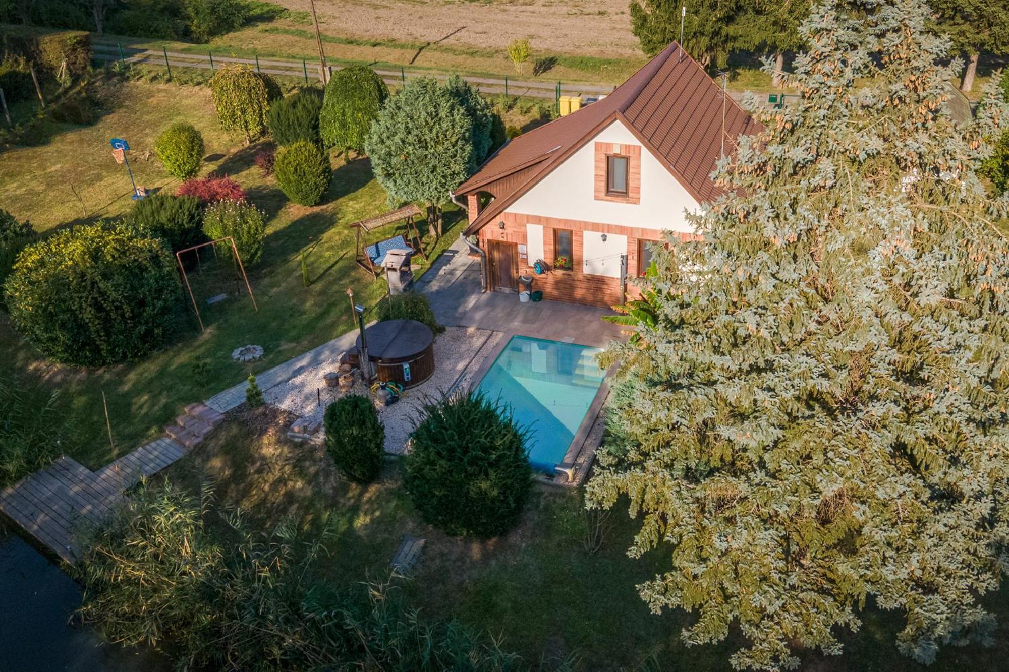Posteleki Vendeghaz-Nyugalom Szigetei Villa ยูลา ภายนอก รูปภาพ