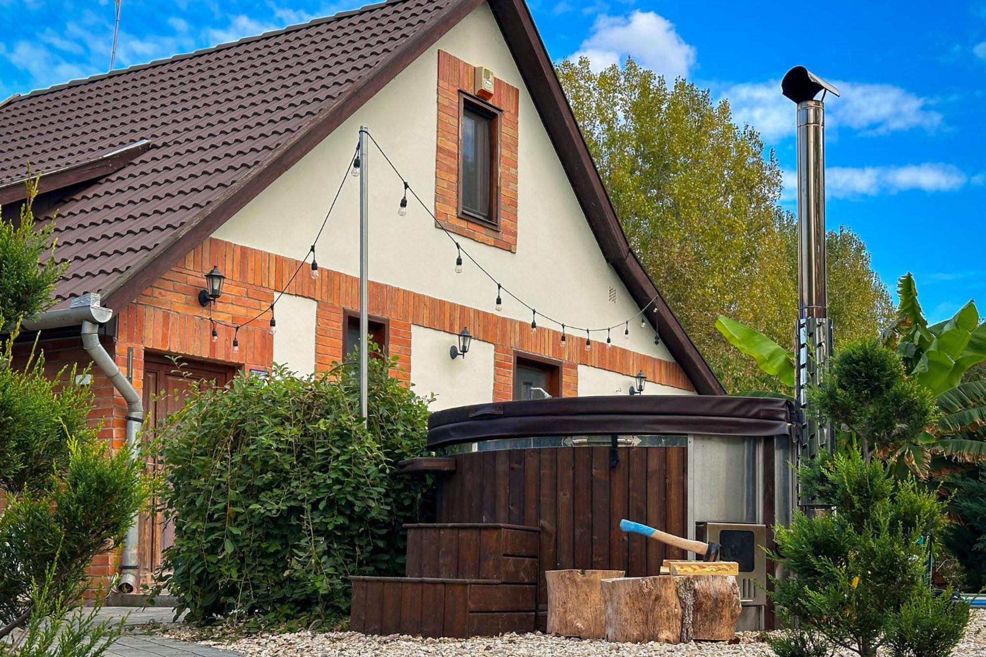 Posteleki Vendeghaz-Nyugalom Szigetei Villa ยูลา ภายนอก รูปภาพ
