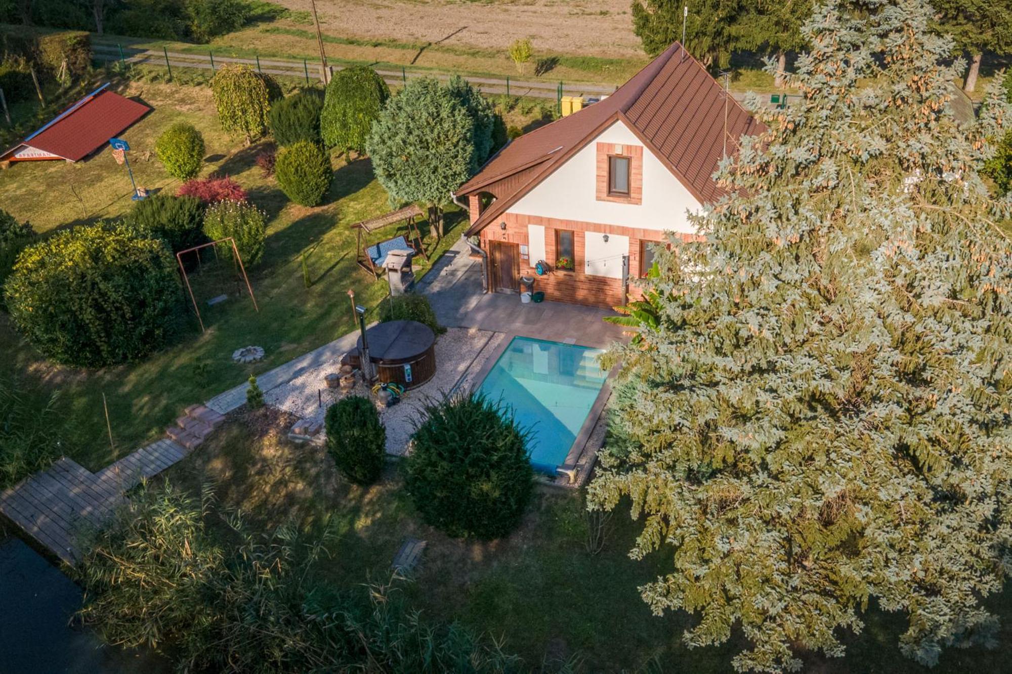 Posteleki Vendeghaz-Nyugalom Szigetei Villa ยูลา ภายนอก รูปภาพ